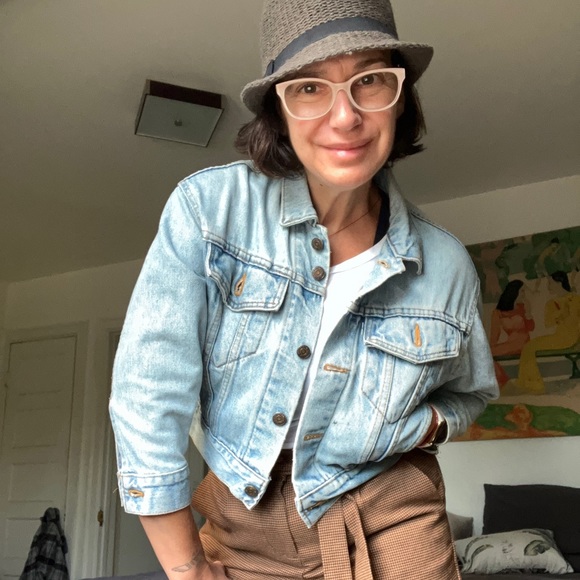 Vintage Levi’s Crop Jean Jacket - Picture 4 of 14